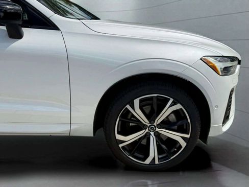 Used 2022 Volvo XC60 B6 R-Design w/ Advanced Package image 6