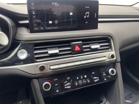 Used 2025 Genesis G70 2.5T image 61