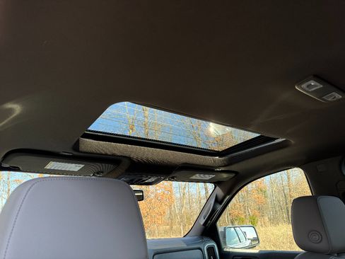 Used 2020 GMC Sierra 1500 SLT w/ SLT Premium Package image 5