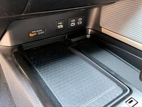 Used 2025 Toyota Camry SE w/ Convenience Package FWD image 25