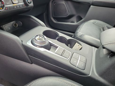 Used 2020 Ford Escape Titanium image 29