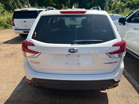 Used 2022 Subaru Forester AWD/4WD image 3