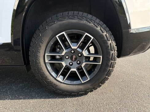 Used 2026 GMC Terrain AT4 w/ Technology Package II AWD/4WD image 20