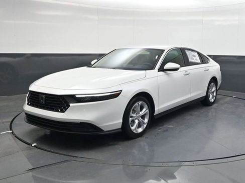 New 2026 Honda Accord LX image 8