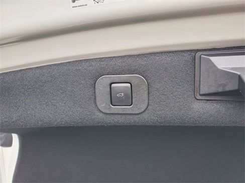 Used 2020 Lincoln Continental Reserve image 29