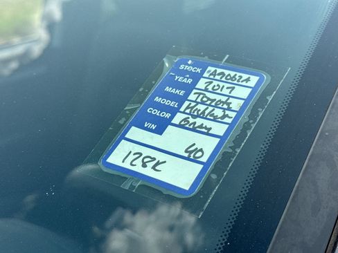 Used 2017 Toyota Highlander XLE FWD image 28