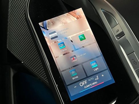 Certified 2024 BMW 760i xDrive w/ Premium Package 2 image 9