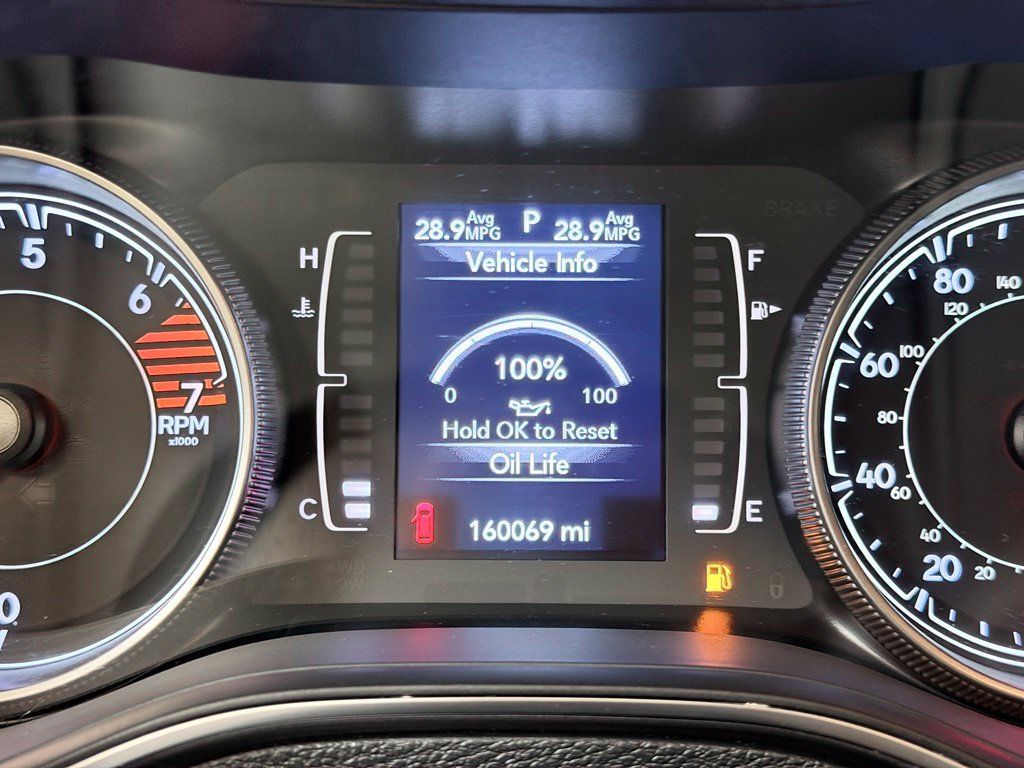 Used 2019 Jeep Cherokee Latitude Plus w/ Comfort/Convenience Group FWD image 39