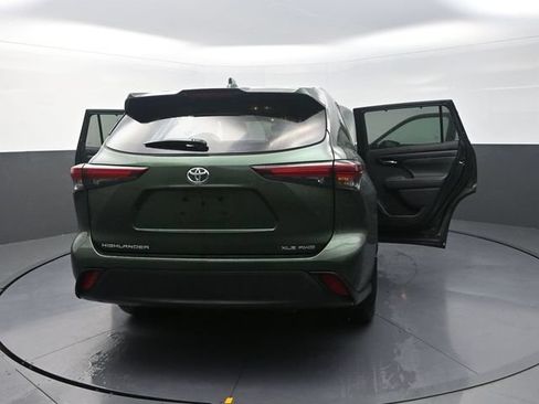 Used 2025 Toyota Highlander XLE AWD/4WD image 45