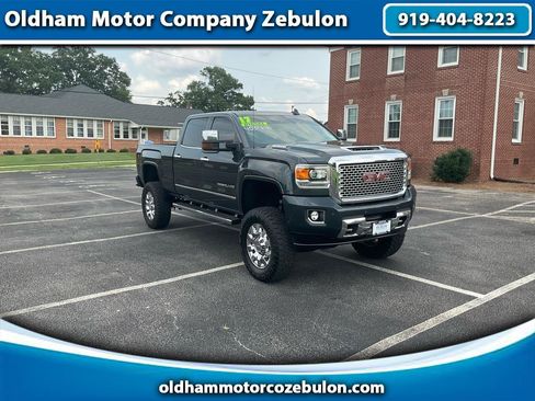 Used 2017 GMC Sierra 2500 Denali w/ Duramax Plus Package AWD/4WD image 1