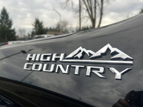 Used 2022 Chevrolet Silverado 1500 High Country w/ Technology Package AWD/4WD image 36