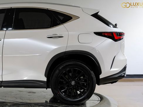 Used 2025 Lexus NX 250 FWD w/ Towing Package (2000 Lbs) image 15