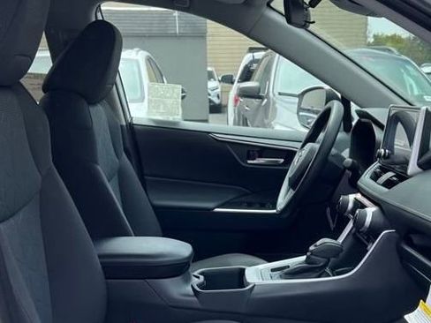 New 2025 Toyota RAV4 XLE image 19