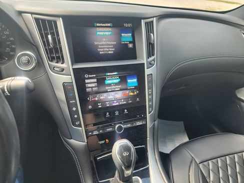 Used 2020 INFINITI Q60 3.0t Luxe RWD image 7