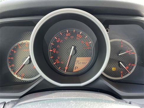 Used 2013 Toyota 4Runner SR5 image 19