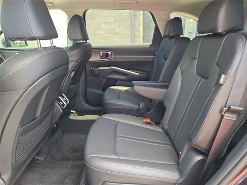 Certified 2025 Kia Sorento X-Line EX AWD/4WD image 29