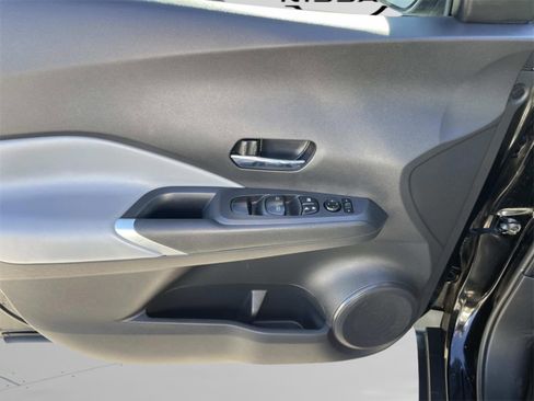 Used 2021 Nissan Kicks SR w/ SR Premium Package image 13