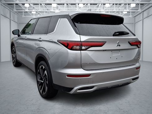 Used 2024 Mitsubishi Outlander SE AWD/4WD image 4