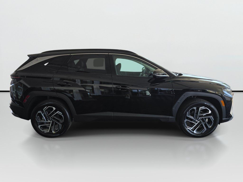 New 2026 Hyundai Tucson Limited AWD/4WD image 2