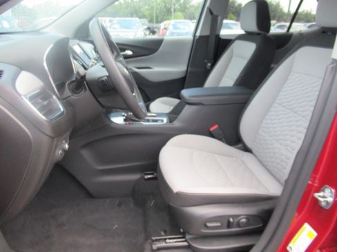 Used 2020 Chevrolet Equinox LT w/ LPO, Floor Liner Package FWD image 18