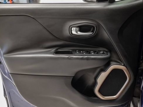 Used 2016 Jeep Renegade Limited FWD image 8