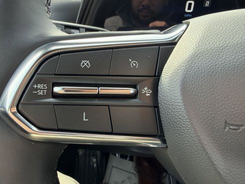 Used 2025 Chevrolet Equinox LT w/ Safety and Technology Package image 15