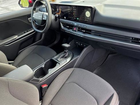 New 2026 Kia K4 LXS image 17