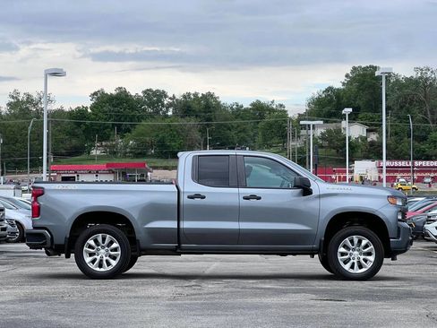 Used 2020 Chevrolet Silverado 1500 Custom w/ Custom Value Package AWD/4WD image 8