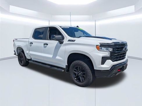 Used 2026 Chevrolet Silverado 1500 LT Trail Boss w/ Convenience Package II AWD/4WD image 2
