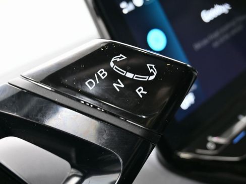 Used 2023 Volkswagen ID.4 Pro image 21