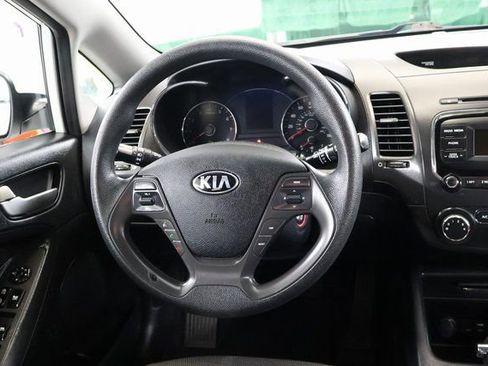 Used 2017 Kia Forte LX image 13