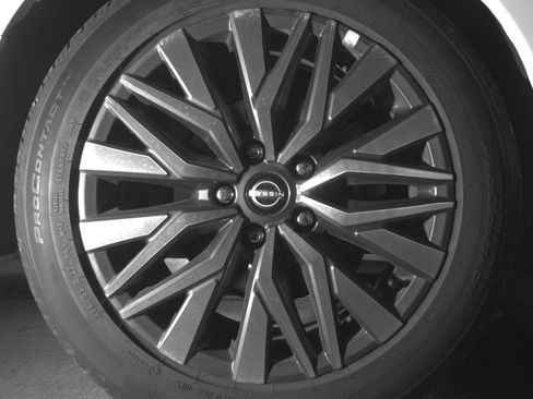 Used 2025 Nissan Altima 2.5 SV FWD image 15