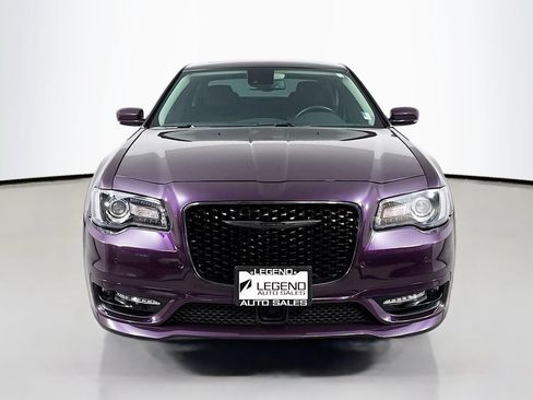 Used 2021 Chrysler 300 Touring L RWD image 2