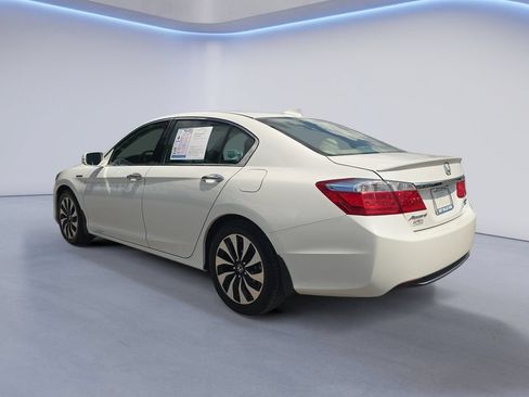 Used 2015 Honda Accord Touring image 3