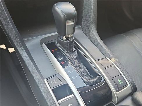 Used 2017 Honda Civic EX-L image 9