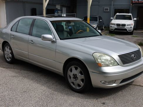 Used 2003 Lexus LS 430 RWD image 9