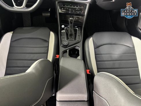 Used 2025 Volkswagen Taos SEL AWD/4WD image 19