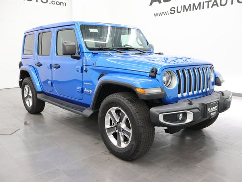 Used 2022 Jeep Wrangler Unlimited Sahara w/ LED Lighting Group AWD/4WD image 2
