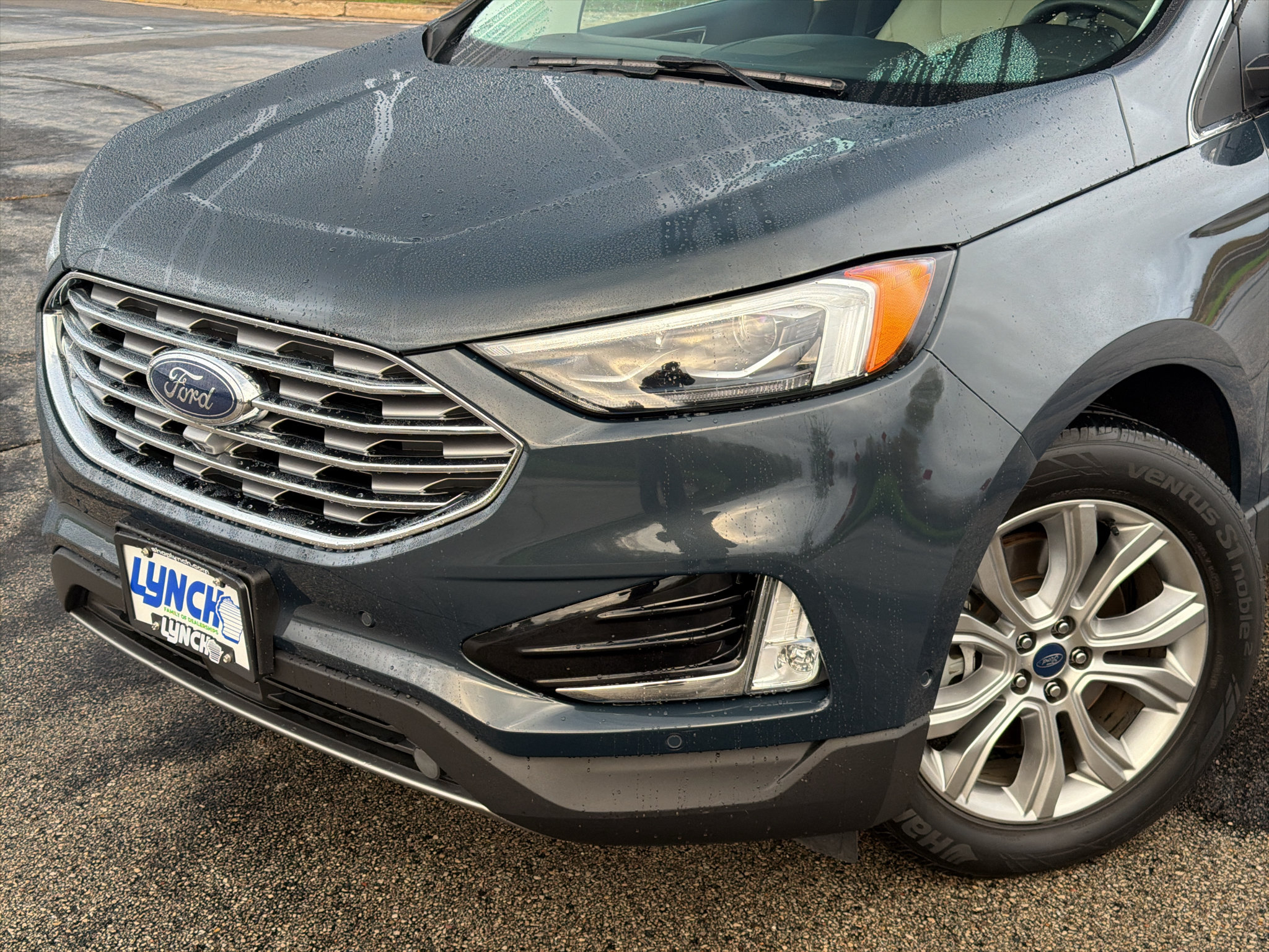 Used 2019 Ford Edge Titanium w/ Equipment Group 301A AWD/4WD image 8