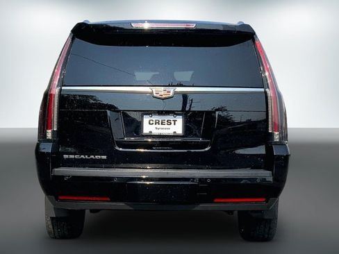 Used 2017 Cadillac Escalade ESV Luxury AWD/4WD image 3