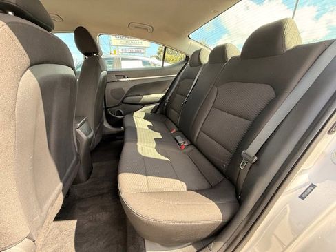 Used 2019 Hyundai Elantra SE w/ Cargo Package image 7