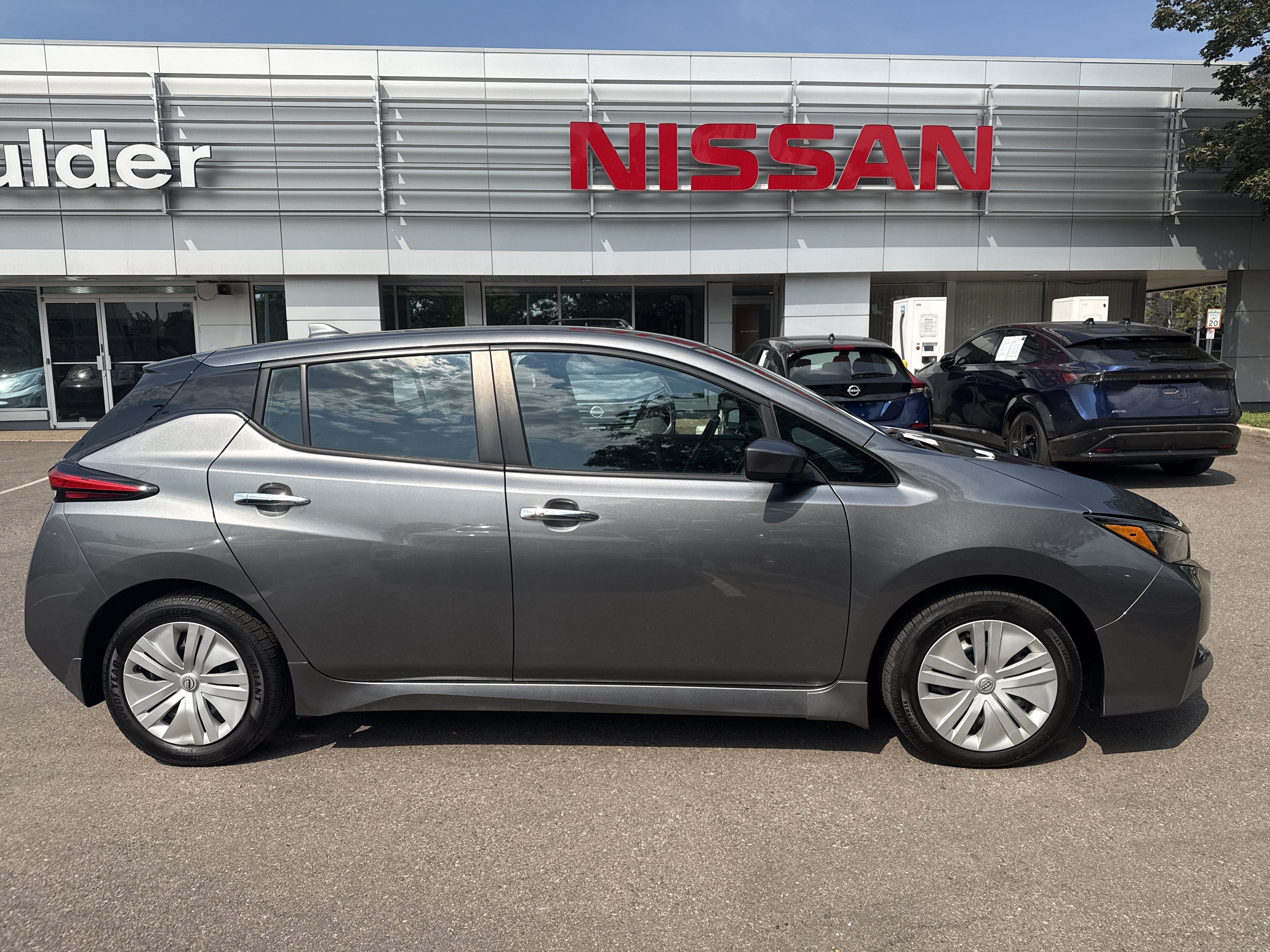Certified 2025 Nissan Leaf S FWD image 10