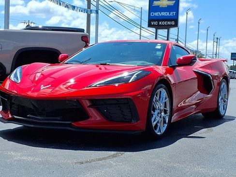 Used 2025 Chevrolet Corvette Stingray Preferred Cpe w/ Z51 Performance Package RWD image 5