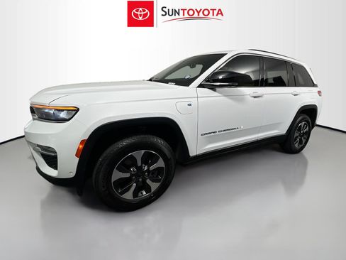 Used 2022 Jeep Grand Cherokee Limited 4xe w/ Luxury Tech Group II AWD/4WD image 4