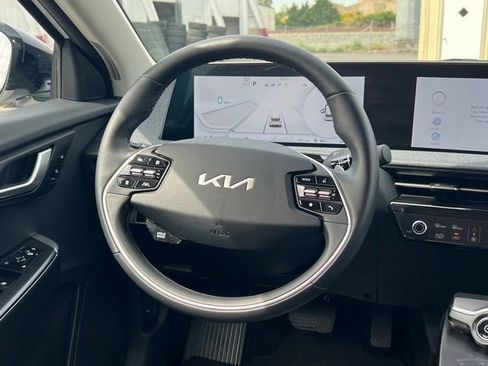 Certified 2024 Kia EV6 Light AWD/4WD image 14