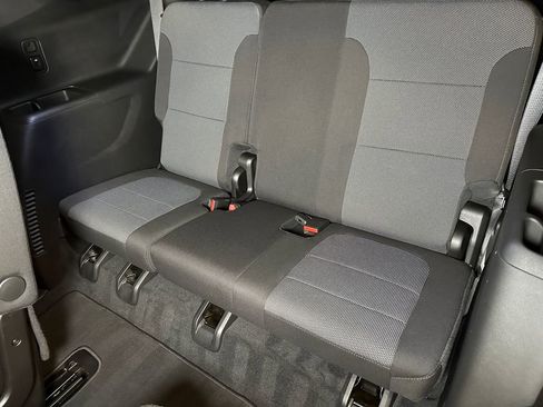 Used 2023 Chevrolet Traverse LT AWD/4WD image 21