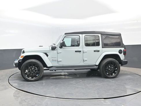 Used 2023 Jeep Wrangler Unlimited Sahara w/ Cold Weather Group AWD/4WD image 4