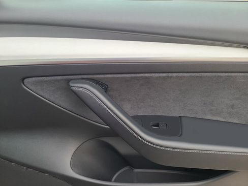 Used 2021 Tesla Model 3 Standard Range Plus image 22