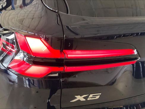 Certified 2026 BMW X5 xDrive40i w/ M Sport Package AWD/4WD image 26
