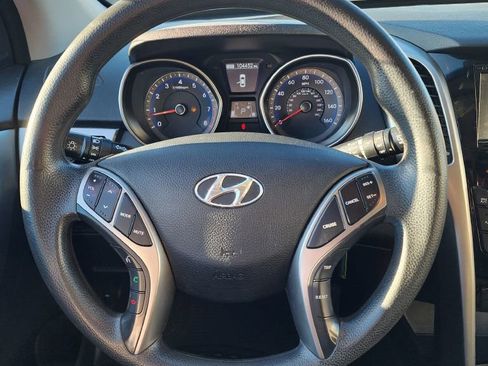 Used 2017 Hyundai Elantra GT image 10